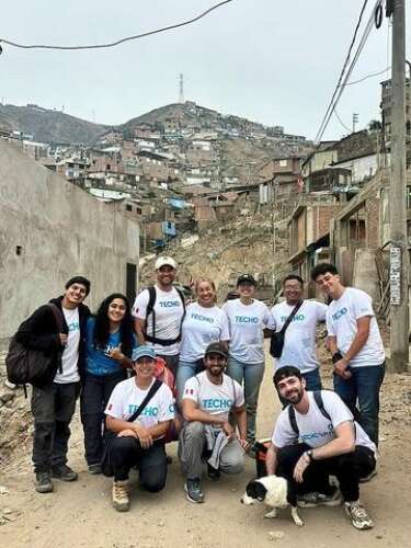 AGORA Builds Home For Family Of Seven On First Study Abroad Trip To Peru