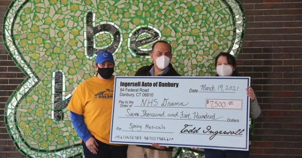 Ingersoll Auto Of Danbury Donates To NHS Musicals - The Newtown Bee
